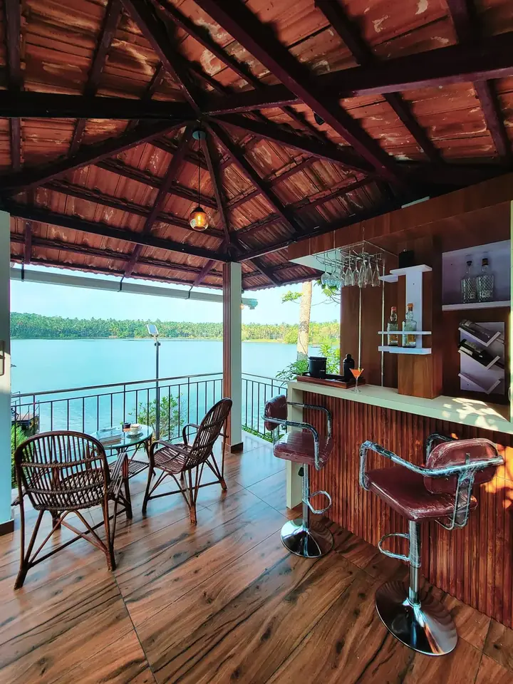 Barbecue deck with seating over the river