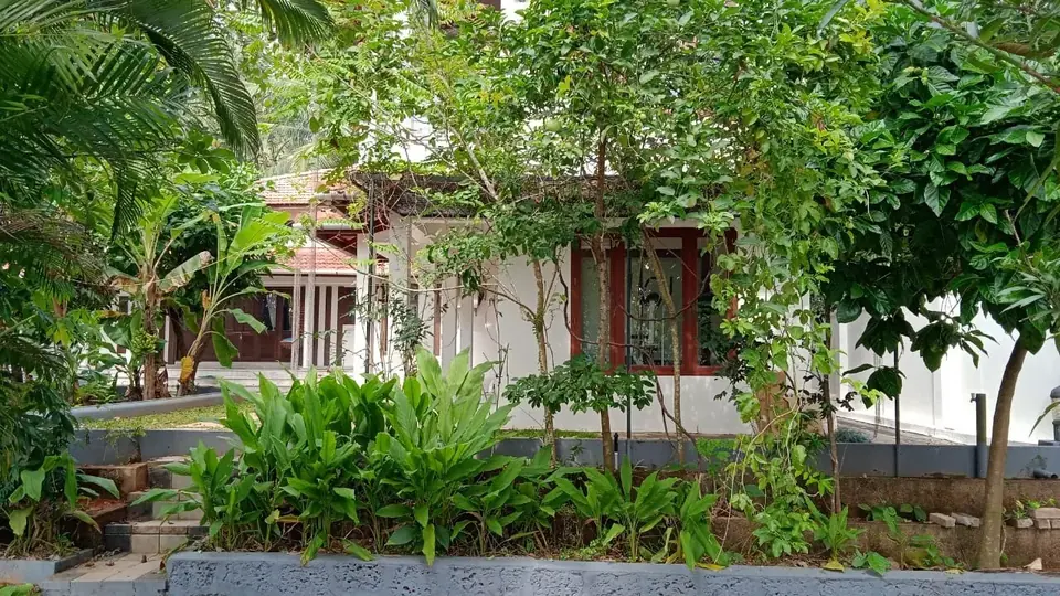 The lawn, BelleVue Riverside Villa, Kozhikode
