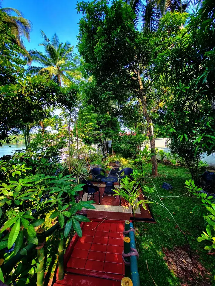 The garden walk, BelleVue Riverside Villa, Kozhikode