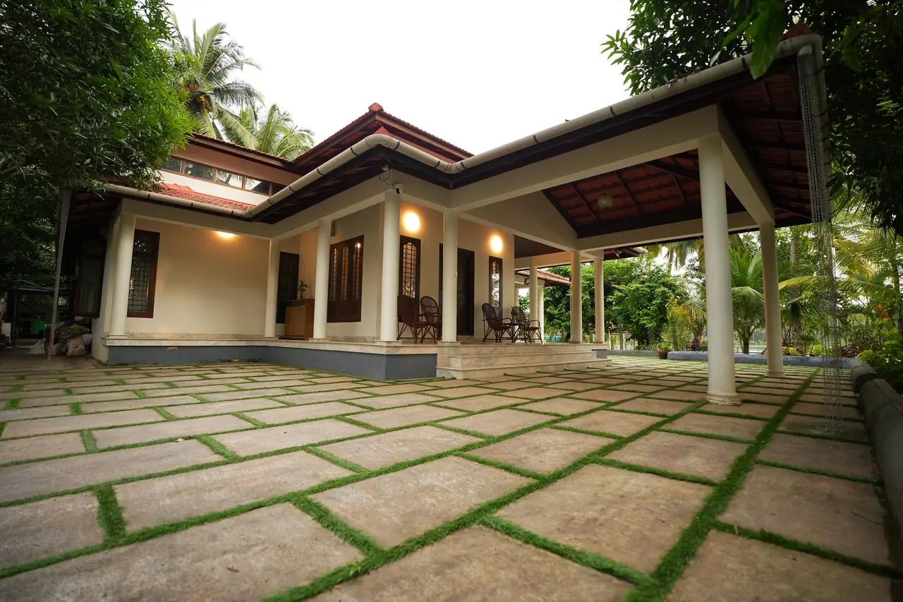The courtyard, BelleVue Riverside Villa, Kozhikode