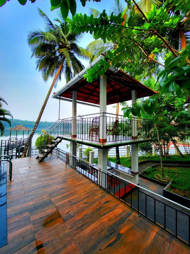 The riverside deck and gazebo at BelleVue