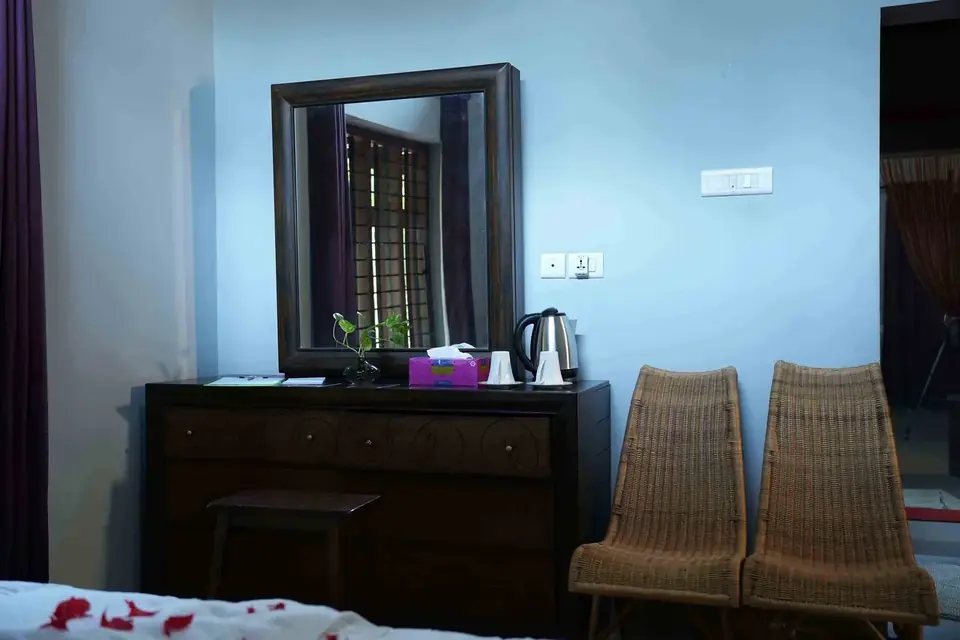 Dresser and mirror, BelleVue Riverside Villa, Kozhikode